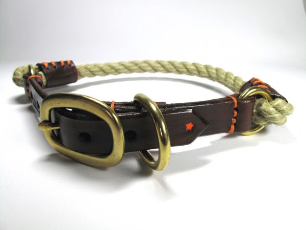 Tauhalsband mit Dunkelbraunem Leder und Messing von Hand gefertigt